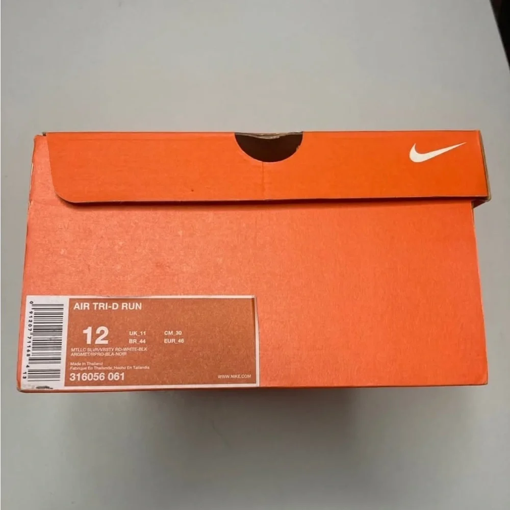 Nike Air Tri-D Run Men’s shoes size 12 silver and red with box like new